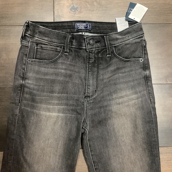 NWT Abercrombie & Fitch High Rise Super Skinny Denim - Picture 2 of 5